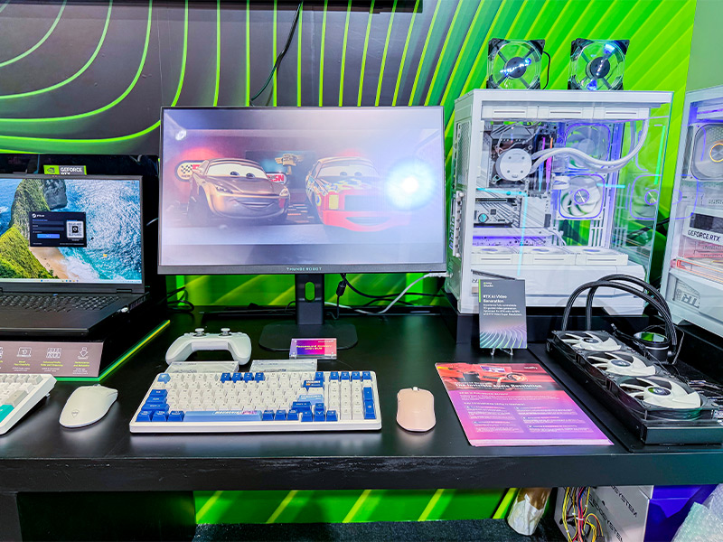 集成清聽聲學聚音屏（Focusound Screen?）技術的游戲顯示器